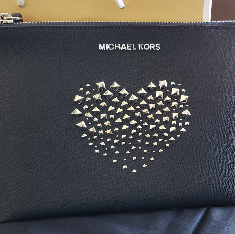 Michael Kors xl zip clutch